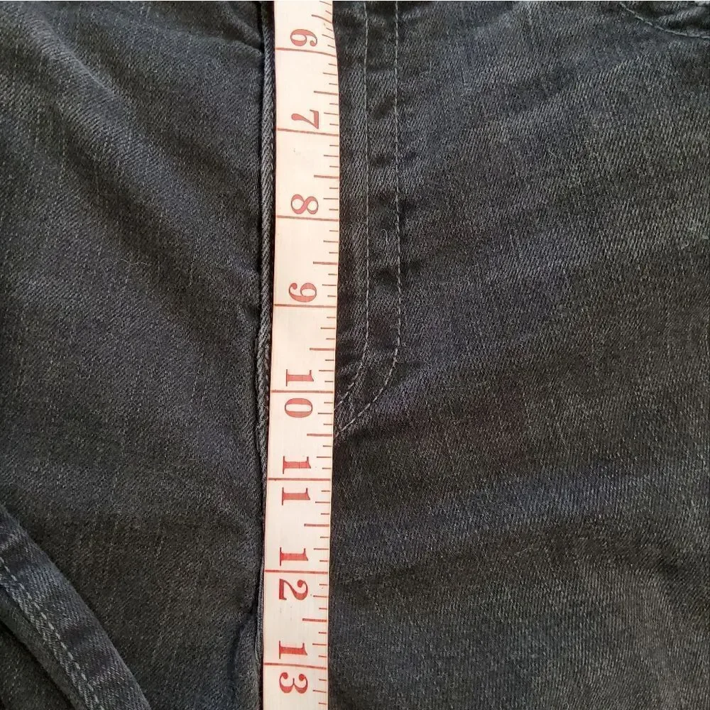 True Religion Men's Ricky Relaxed Straight Shorts Size 36